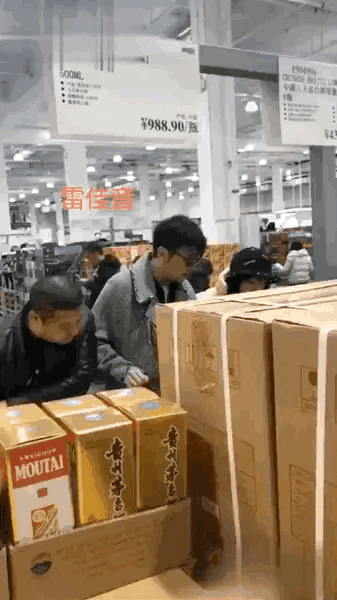 还记得雷佳音妻子翟煦飞吗？36岁的她这状态是认真的吗？