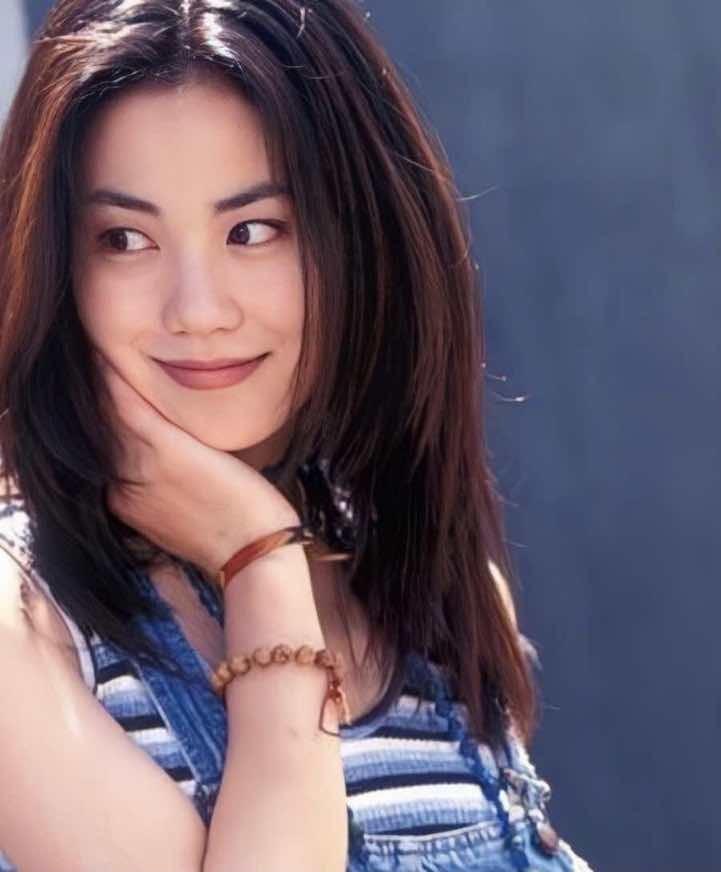 王菲个人资料： “歌坛天后”王菲的精彩人生