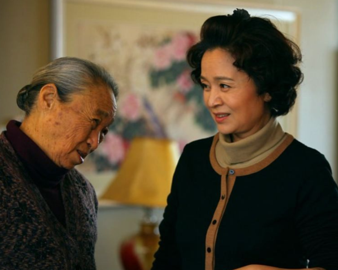 0岁嫁圈外丈夫的演员刘莉莉，夫妻恩爱33年，如今女儿是她的骄傲"