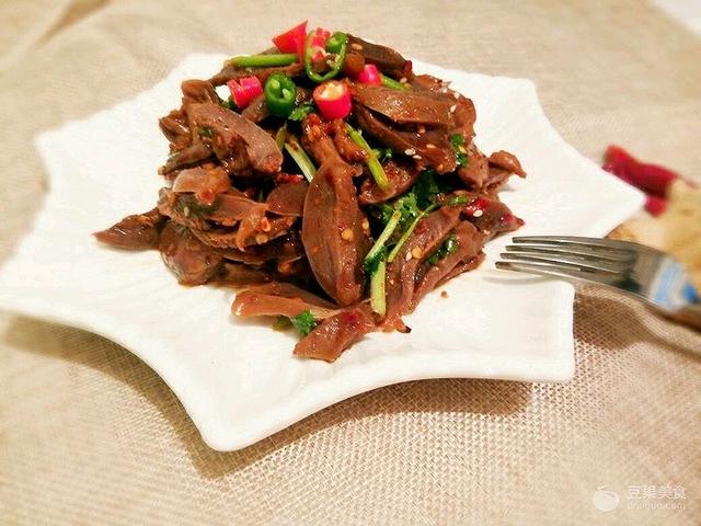 凉拌鸡胗（凉拌鸡胗的做法）(1)
