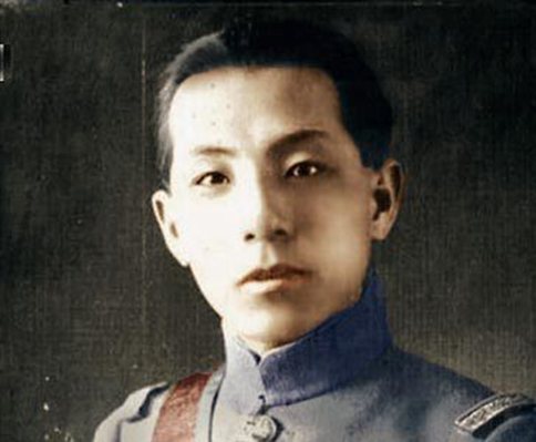 张学良被蒋介石关了多久?他被软禁时每天都做些什么?