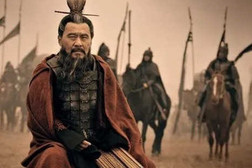 三国中关羽为什么会月下斩貂蝉