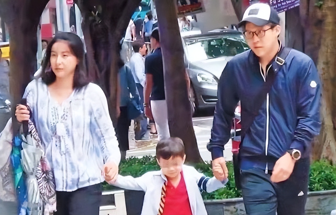 跳水女王郭晶晶：“下嫁”豪门十年，她凭什么赢得了霍家的尊重？