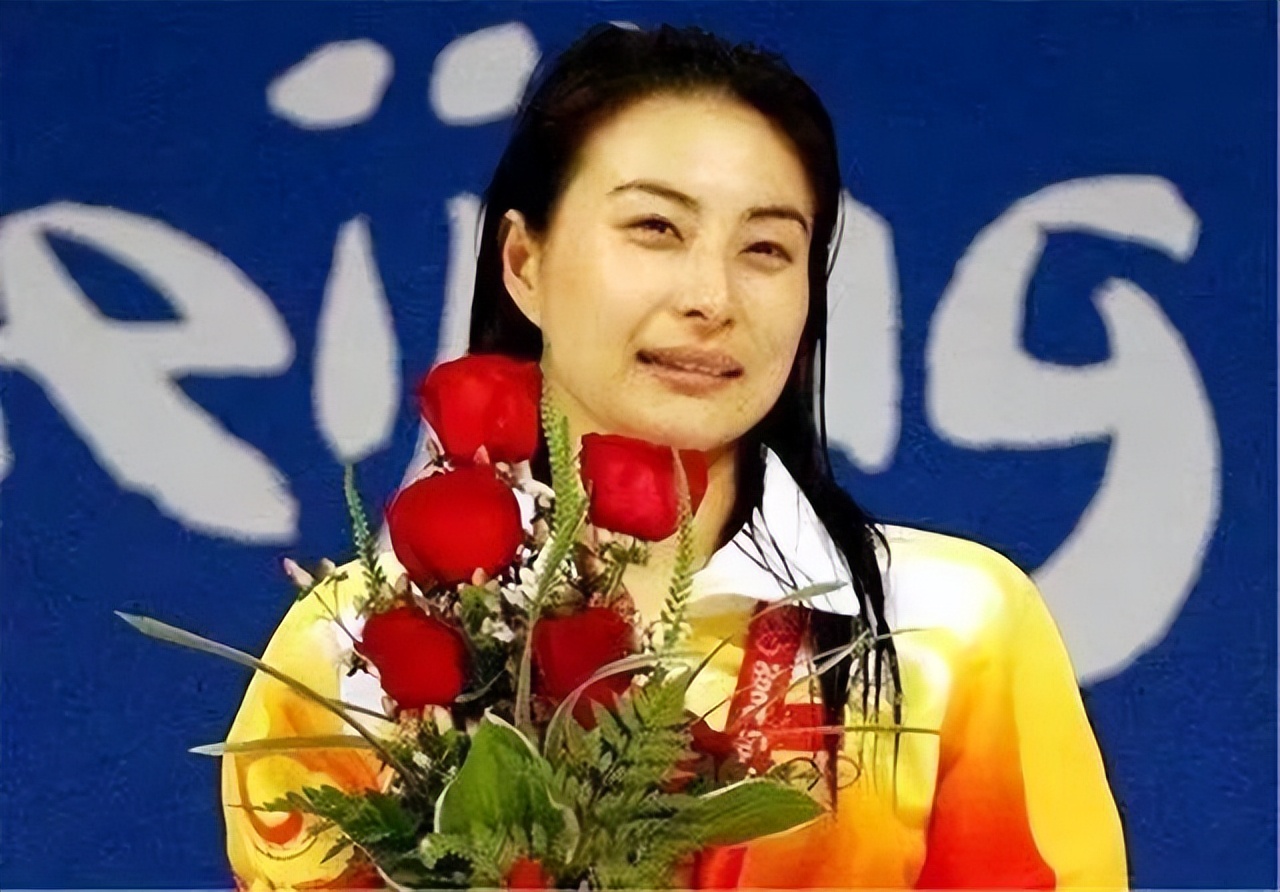 跳水女王郭晶晶：“下嫁”豪门十年，她凭什么赢得了霍家的尊重？