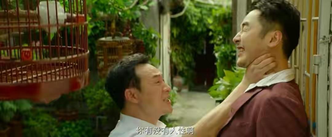 张颂文把金世佳脖子掐出血痕，《扫黑·决战》很敢拍，还很敢演