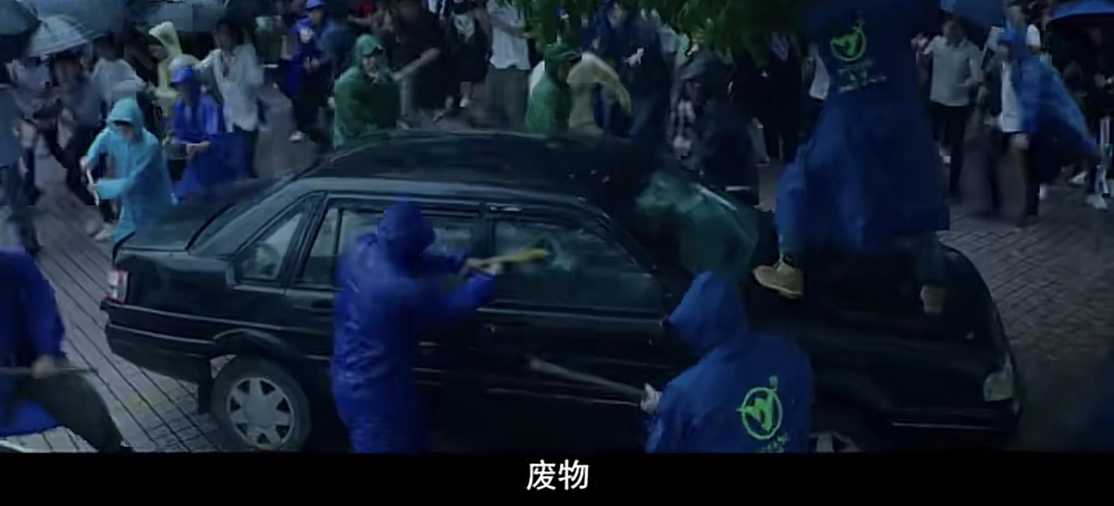 张颂文把金世佳脖子掐出血痕，《扫黑·决战》很敢拍，还很敢演