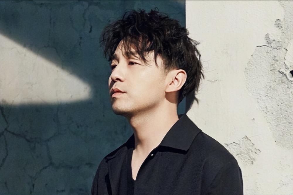 经过5年等待，雷佳音“霸气”归来，每秒剧情都在观众的笑点上