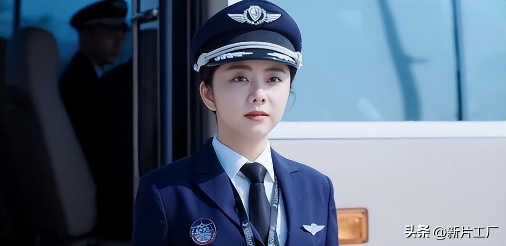 谭松韵新剧开机，我却被28岁女配吸引，不愧是郝蕾唯一女弟子！
