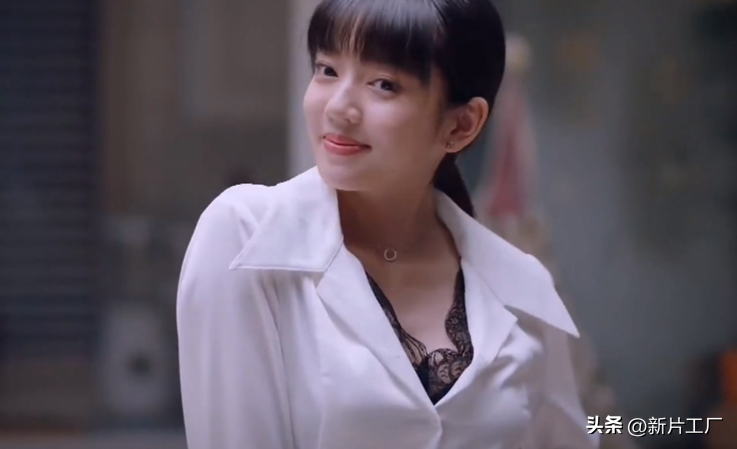 谭松韵新剧开机，我却被28岁女配吸引，不愧是郝蕾唯一女弟子！