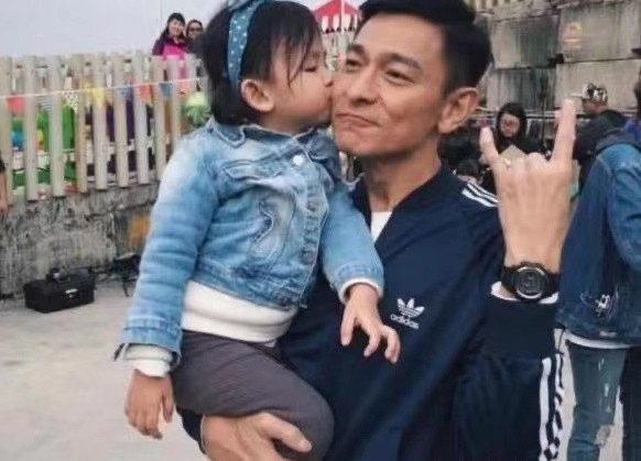 朱丽倩：被藏23年，46岁为刘德华生女，今苦尽甘来无遗憾