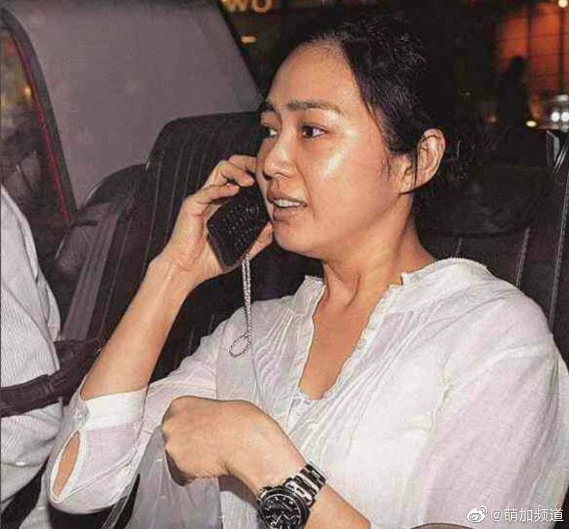 朱丽倩：被藏23年，46岁为刘德华生女，今苦尽甘来无遗憾
