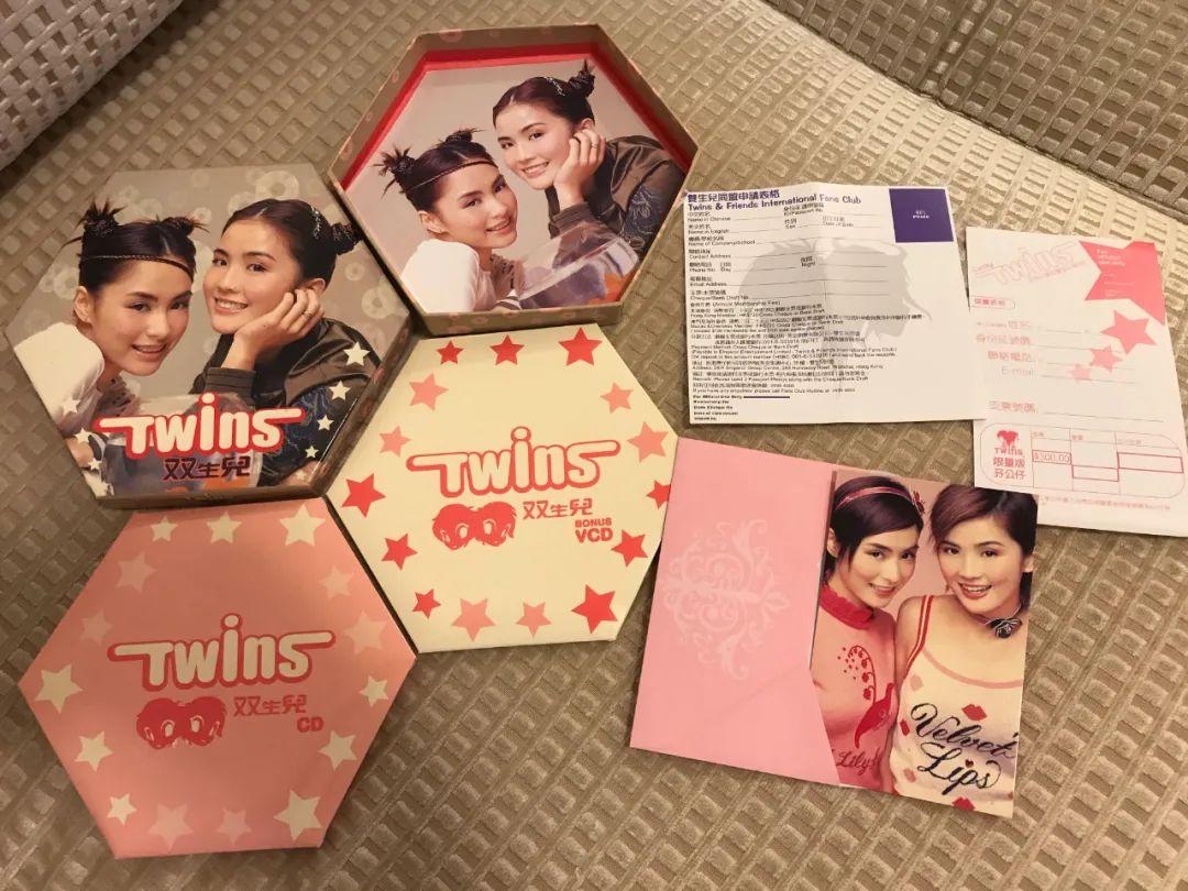 Twins出道后的第三张EP，五首歌曲就有四首神曲