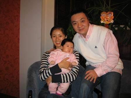 董路老婆（名嘴董路牵手小娇妻闪爱闪婚别样好风景）