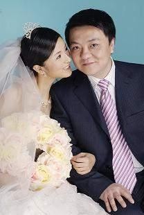 董路老婆（名嘴董路牵手小娇妻闪爱闪婚别样好风景）