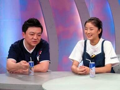 董路老婆（名嘴董路牵手小娇妻闪爱闪婚别样好风景）