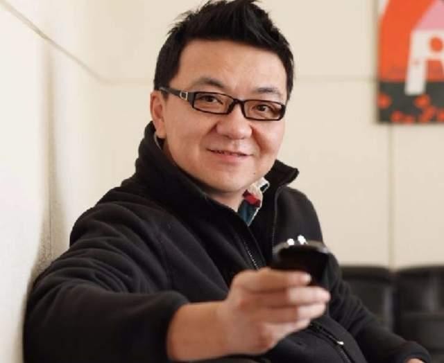董路老婆（名嘴董路牵手小娇妻闪爱闪婚别样好风景）