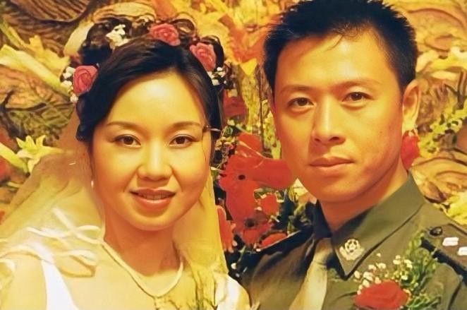 闫妮的个人资料（邹伟娶妻生子闫妮至今未婚）