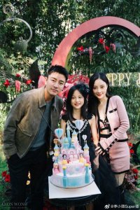 ​李小璐透露甜馨沉溺于网络世界 学习成绩中下等