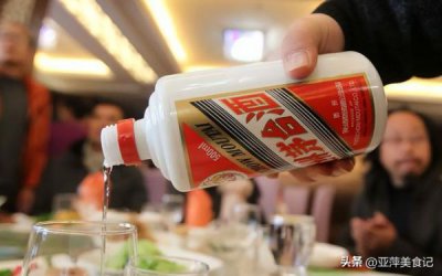 ​怎么打开茅台酒的瓶口(茅台酒怎么拆瓶口)