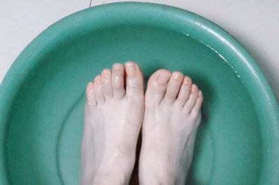 ​脚趾甲长肉里怎么办小妙招(甲沟炎脚趾甲长肉里怎么办)