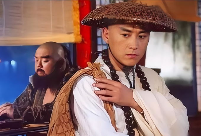 朱墨：嫁大16岁演员刘小锋，婚后生两子，如今一家四口其乐融融