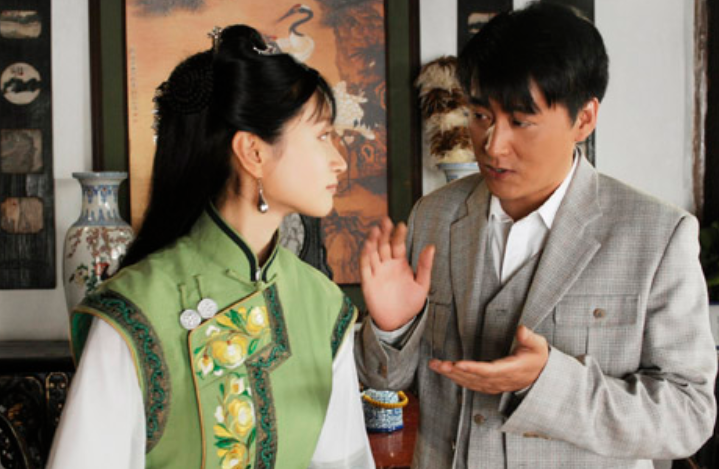 朱墨：嫁大16岁演员刘小锋，婚后生两子，如今一家四口其乐融融