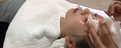 ​护肤品辣眼睛正常吗
