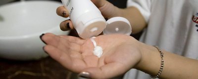 ​护手霜可以擦腿吗