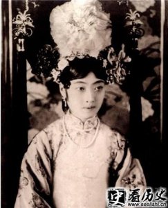 ​末代皇后郭布罗·婉容的生平资料