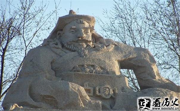 忽必烈雕像