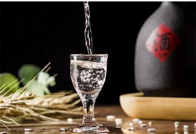 ​正常人一天喝多少酒  正常人一天喝多少酒算正常