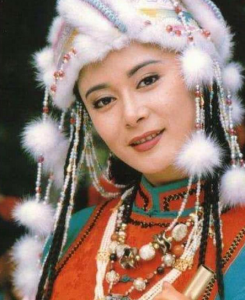 ​“塞娅公主”张恒，悄悄嫁圈外老公，42岁头顶发量稀少，尽显老态