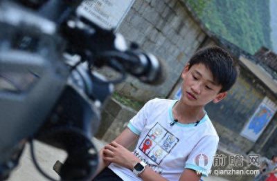 ​变形计李锦鉴流血事件真相曝光 回访变阳光少年考上音乐学院