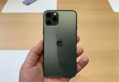 ​iphone11屏幕进水有水印会自己消吗(iphone11进水屏幕花了角落一块黑黑的)