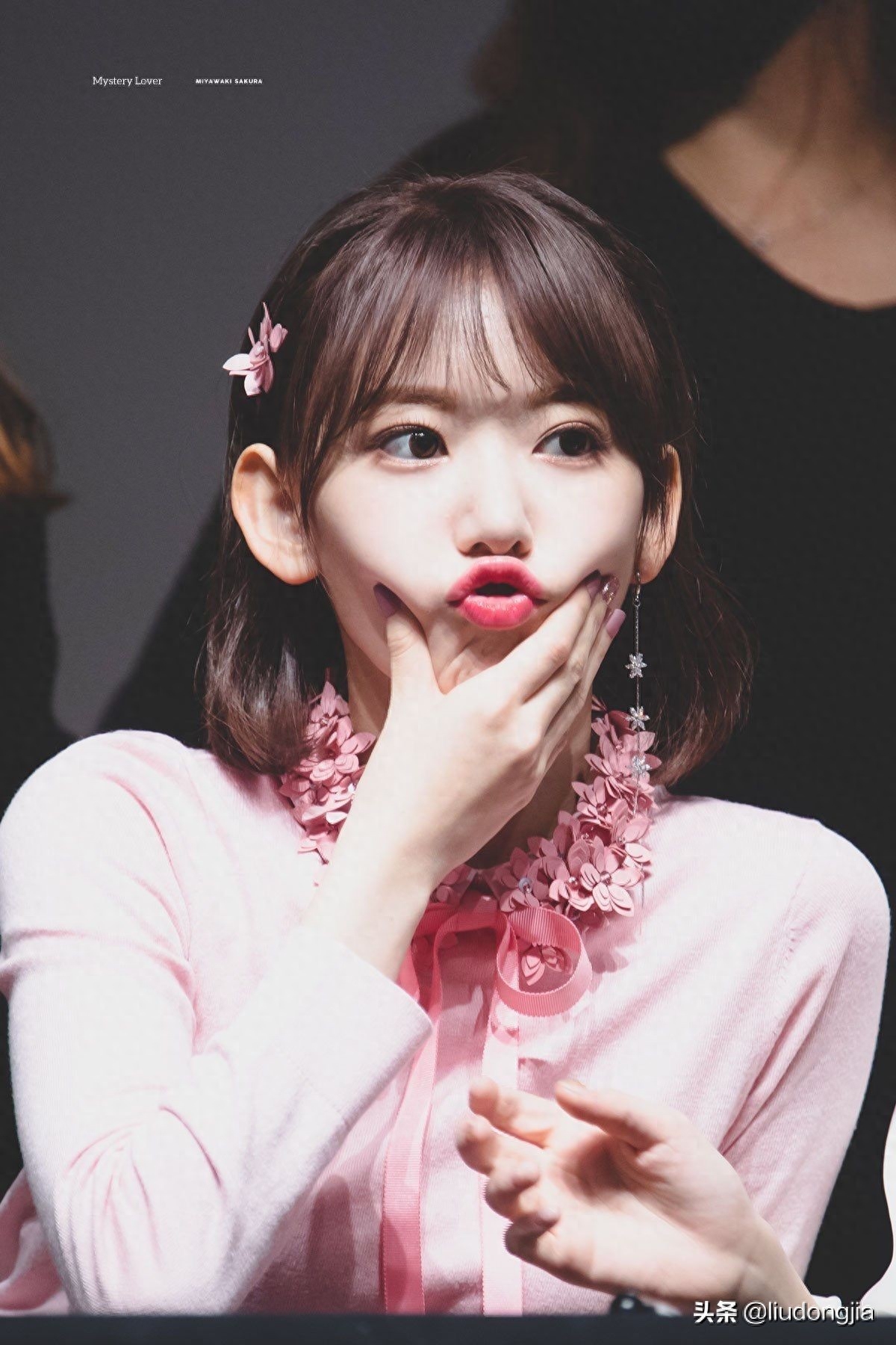 宫胁咲良，1998年3月19日，日本偶像艺人，女子偶像团体HKT48