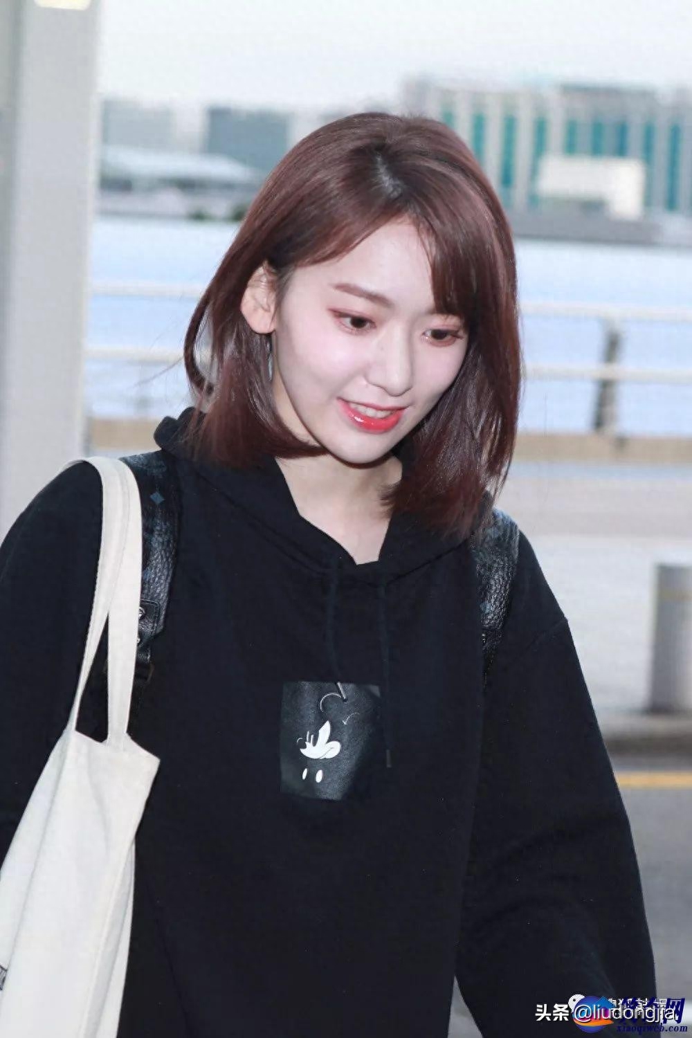 宫胁咲良，1998年3月19日，日本偶像艺人，女子偶像团体HKT48