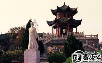 ​唐代诗人白居易被称为什么 白居易简介生平资料