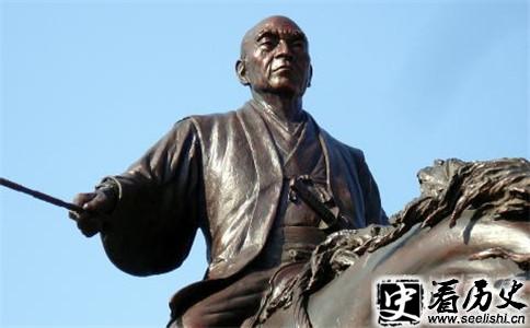 藤堂高虎雕像