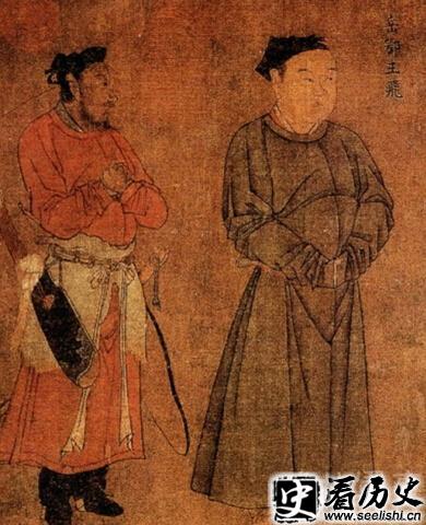 岳飞像（右）