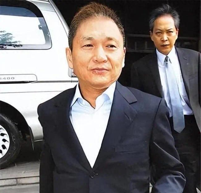 祸害60位女艺人被判29年 审判时仍飞扬跋扈！