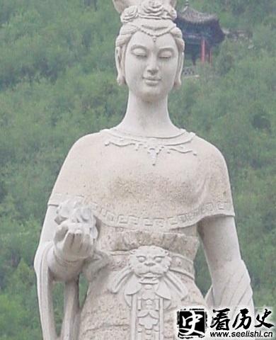 女娲雕像