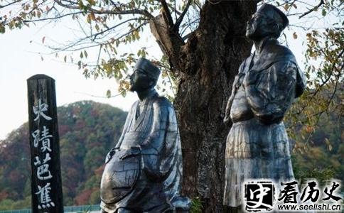 松尾芭蕉雕塑