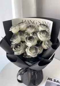 ​黑骑士玫瑰送什么人 黑骑士玫瑰花寓意