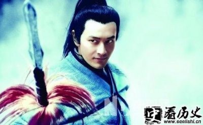 ​岳飞的武器是什么 岳飞铜像什么样子