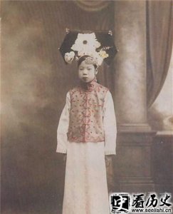 ​浅谈文绣和婉容最后跟溥仪的关系发生了什么变法