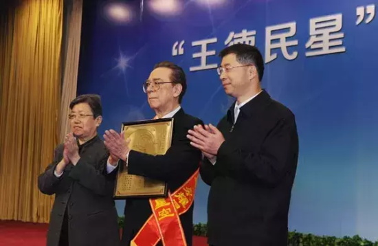 叶钦达为什么转行？明明能靠脸吃饭却偏要靠才华