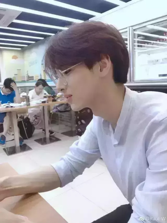 叶钦达为什么转行？明明能靠脸吃饭却偏要靠才华