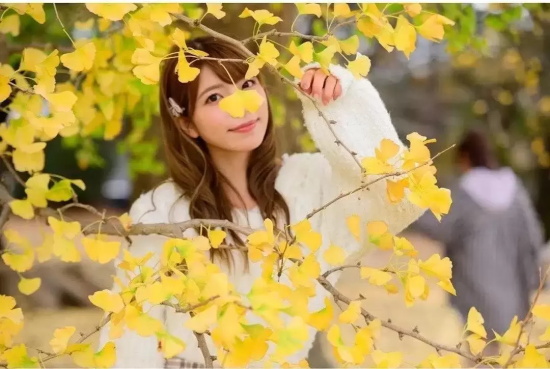 萝莉脸蛋，强壮身材，出道两年就成为DMM第一女神——上原亚衣