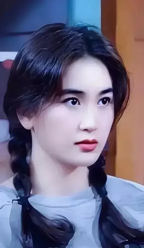 不老女神温碧霞，90年代的香港代表美人之一
