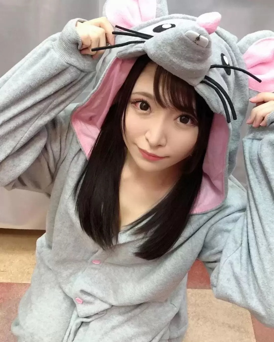 极品眼镜娘，曾经是SOD女子社员的顶尖人才—加藤桃香